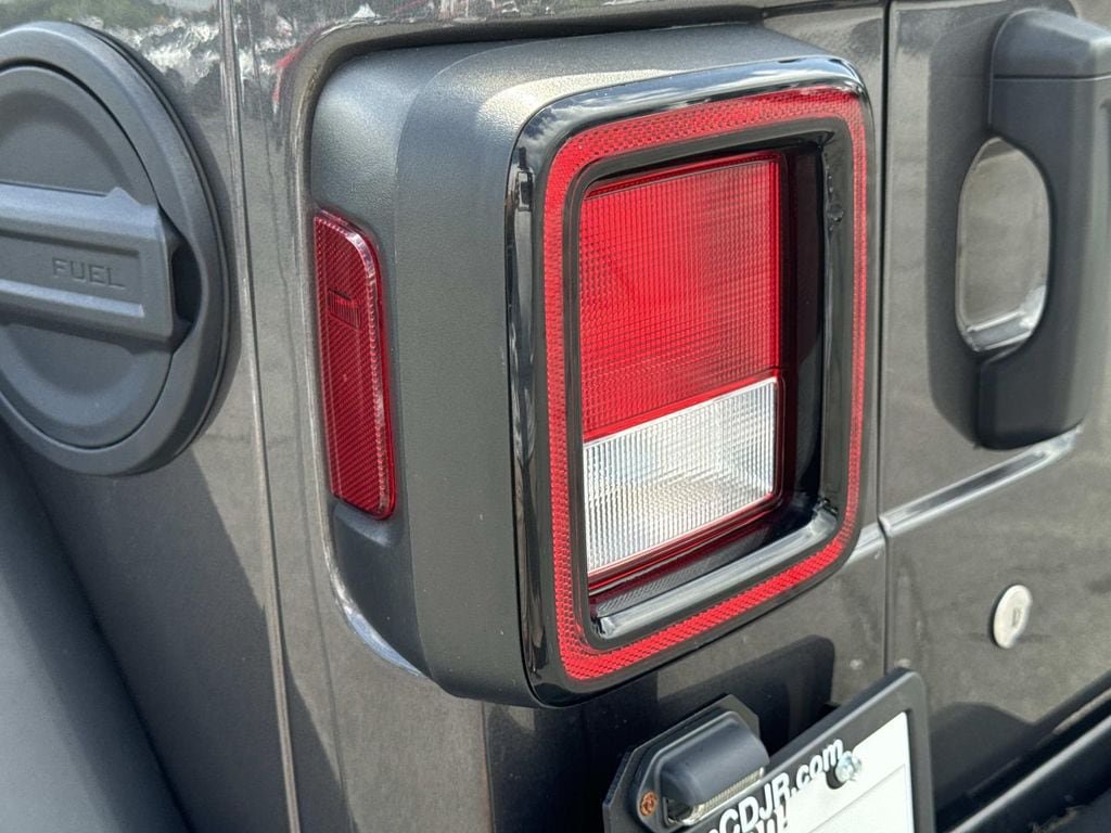 Used 2020 Jeep Wrangler Unlimited Rubicon AWD/4WD image 10