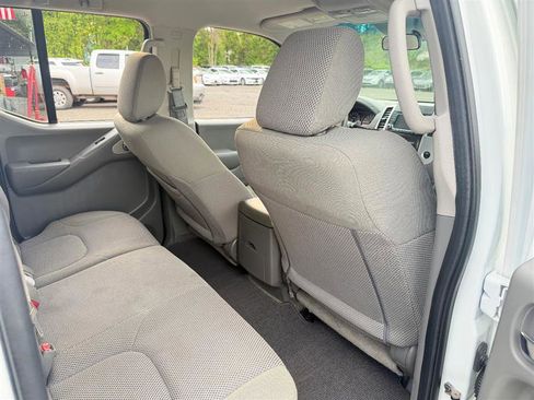 Used 2017 Nissan Frontier SV AWD/4WD image 18