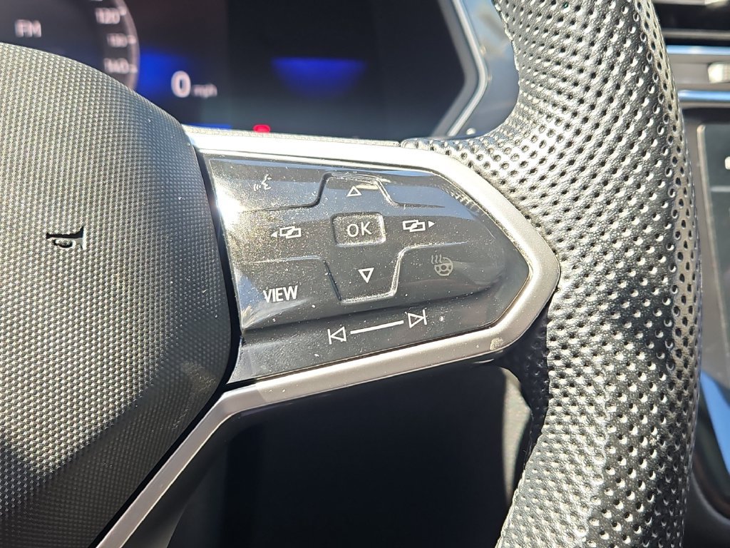 Used 2022 Volkswagen Tiguan SE R-Line AWD/4WD image 26