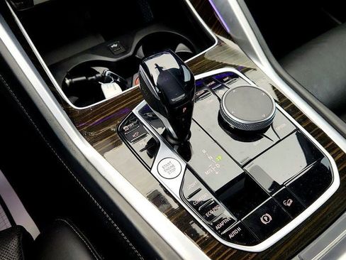 Used 2021 BMW X6 xDrive40i w/ M Sport Package image 16