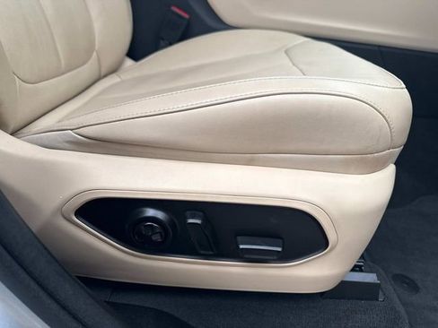 Used 2021 Jeep Grand Cherokee L Limited image 19