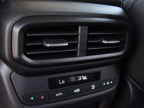 Used 2025 Honda Pilot Touring image 26