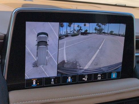 Used 2021 Chevrolet Tahoe Premier AWD/4WD image 22