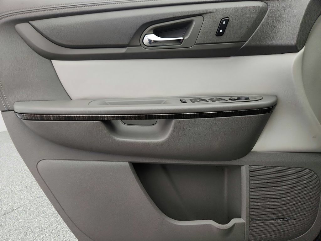 Used 2016 GMC Acadia SLT w/ Open Road Package FWD image 24