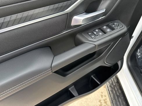 New 2026 RAM 1500 Big Horn AWD/4WD image 12