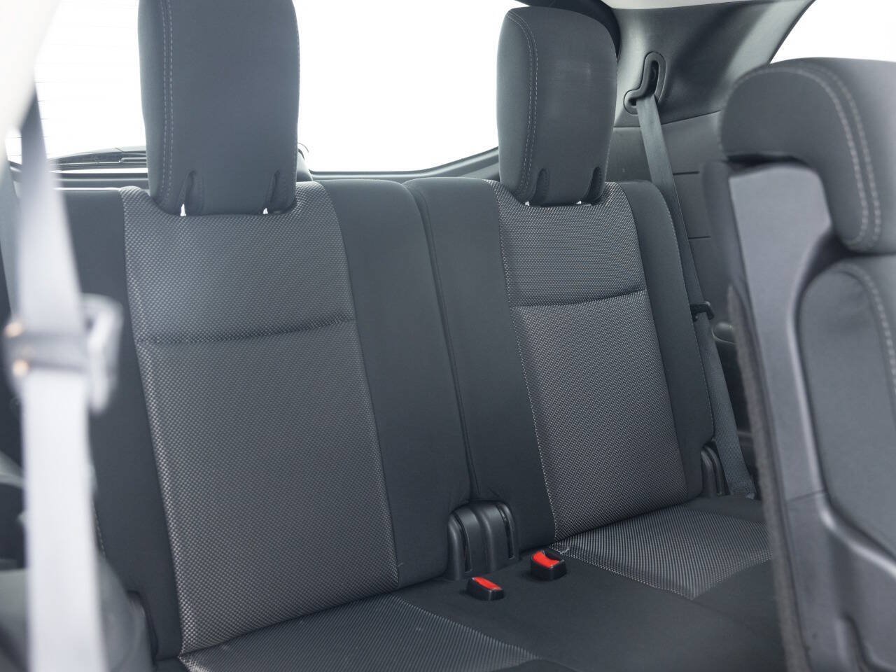 Used 2018 Nissan Pathfinder S AWD/4WD image 31