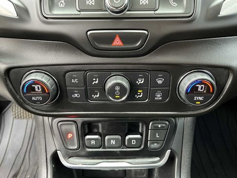 Certified 2020 GMC Terrain SLE w/ Driver Convenience Package image 17