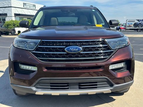 Used 2020 Ford Explorer XLT w/ Equipment Group 202A RWD image 2