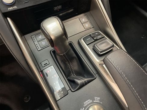 Used 2018 Lexus IS 350 F Sport image 10