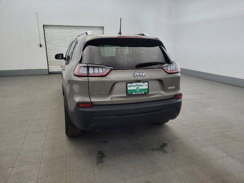 Used 2019 Jeep Cherokee Latitude Plus w/ Cold Weather Group image 6