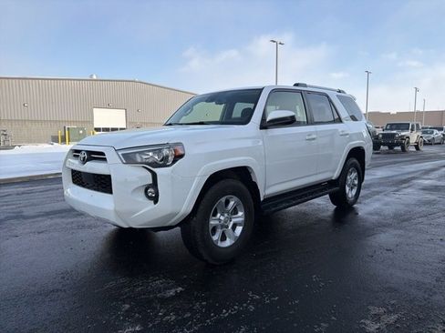 Certified 2024 Toyota 4Runner SR5 image 3