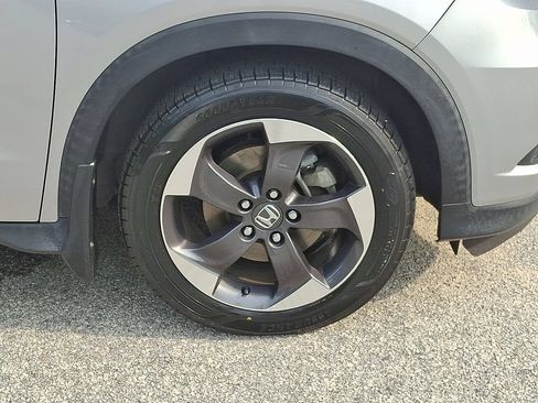 Used 2018 Honda HR-V EX image 8