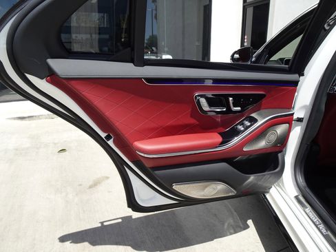 Used 2021 Mercedes-Benz S 580 4MATIC Sedan w/ AMG Line image 16