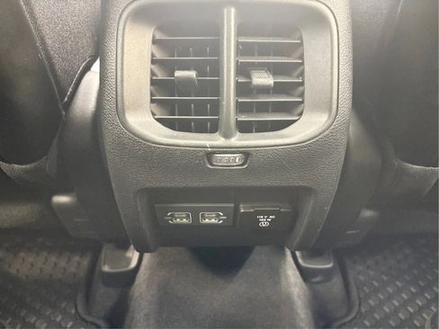 Used 2022 Jeep Cherokee Limited w/ Mopar Interior Package image 29