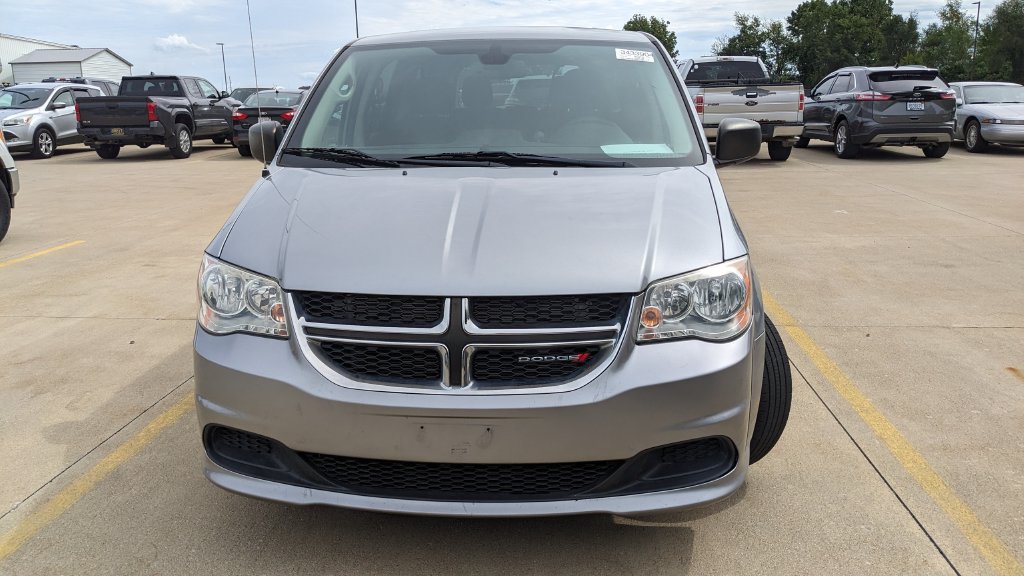 Used 2019 Dodge Grand Caravan SE w/ UConnect Hands-Free Group FWD image 8