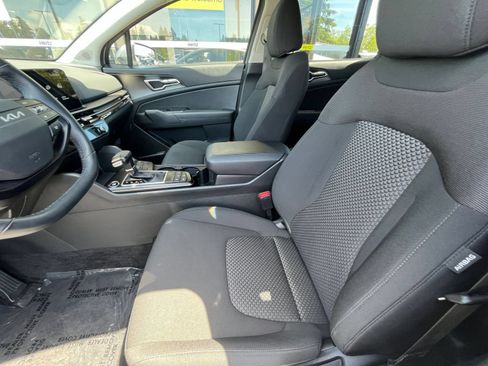 Used 2026 Kia Sportage LX AWD/4WD image 28