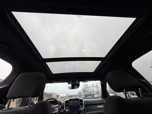 New 2026 RAM 1500 4x4 Crew Cab image 27