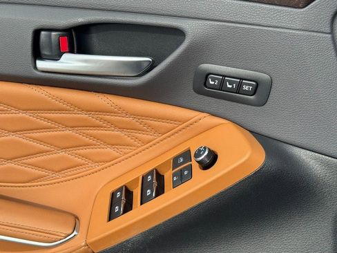 Used 2019 Toyota Avalon Limited w/ Advanced Safety Package image 24