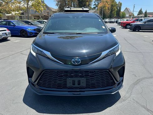 Used 2024 Toyota Sienna XSE w/ XSE Plus Package FWD image 7