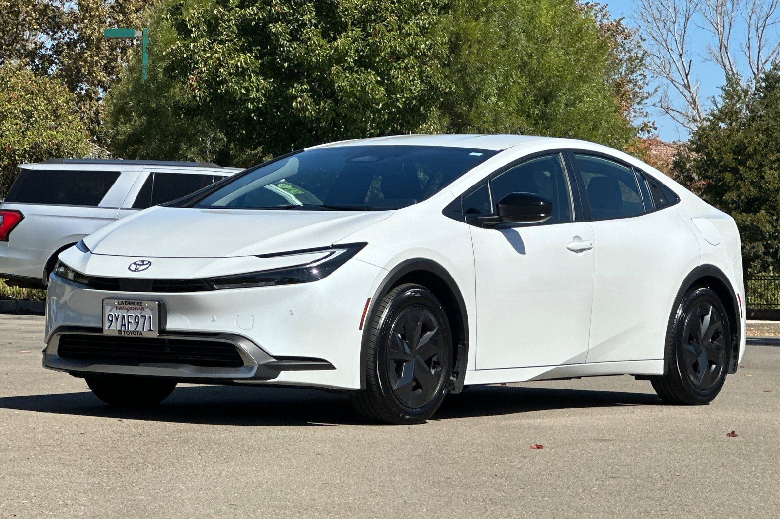 Certified 2026 Toyota Prius Plug-In Hybrid FWD image 9