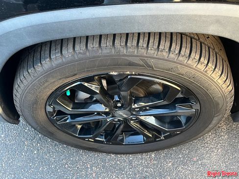 Used 2019 GMC Terrain SLE w/ Black Edition FWD image 8