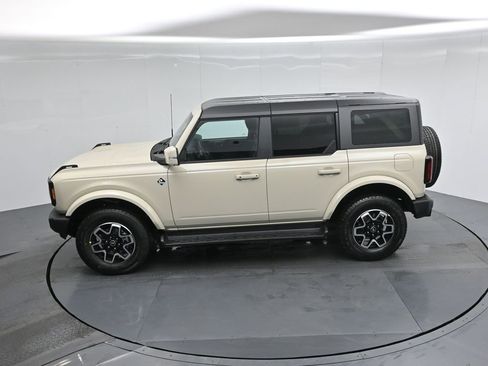 New 2025 Ford Bronco Outer Banks image 44