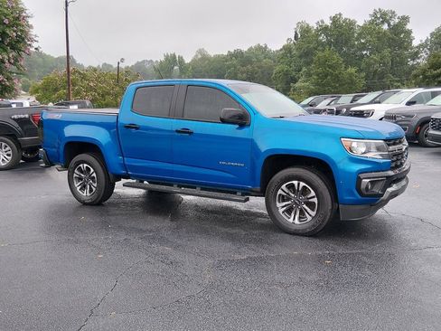Used 2022 Chevrolet Colorado Z71 AWD/4WD image 2