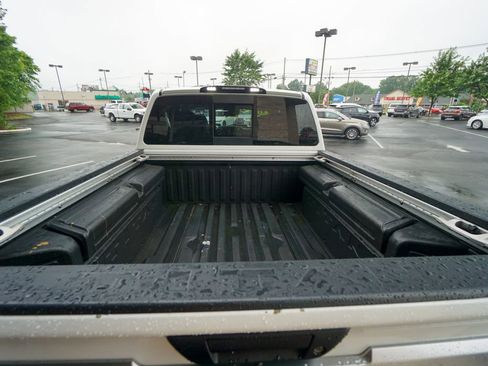 Used 2021 Nissan Titan Platinum Reserve w/ Moonroof Package image 40