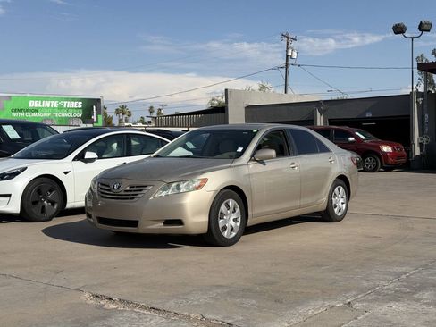 Used 2007 Toyota Camry XLE FWD image 1