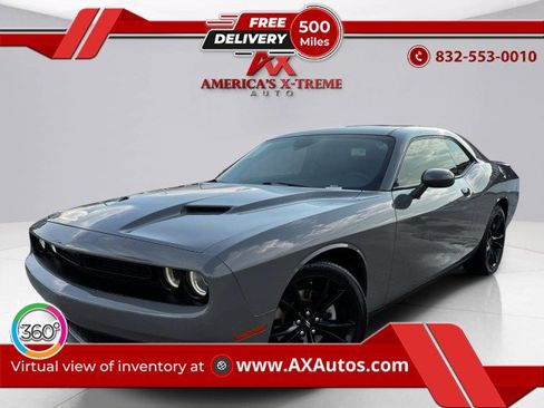Used 2017 Dodge Challenger SXT Plus image 1