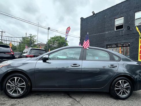 Used 2024 Kia Forte LXS FWD image 4