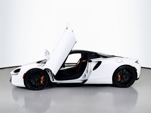 New 2026 McLaren Artura Spider image 4