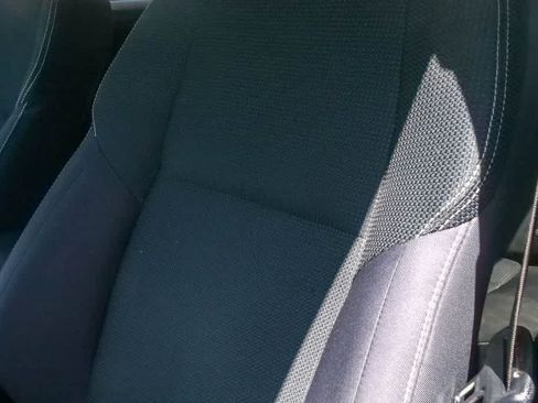 Used 2018 Toyota RAV4 XLE AWD/4WD image 12