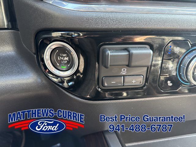Used 2024 GMC Sierra 1500 SLT w/ SLT Premium Plus Package AWD/4WD image 23