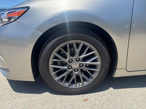Used 2018 Lexus ES 350 w/ Premier Package FWD image 9