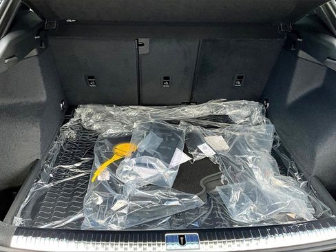 New 2025 Audi Q3 2.0T Premium image 15