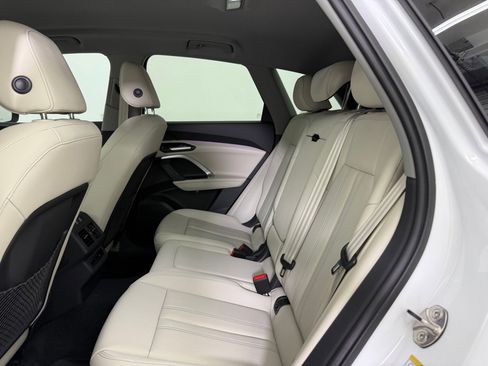 New 2025 Audi Q5 Premium image 16