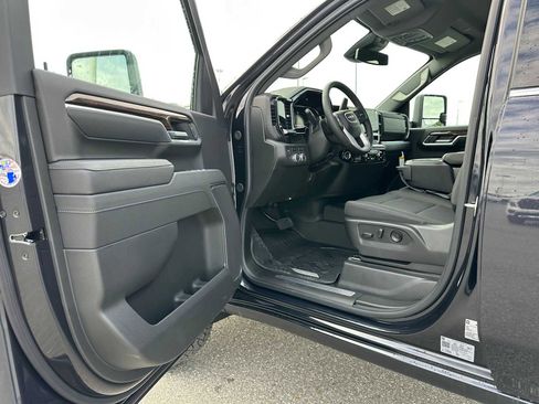 New 2025 GMC Sierra 2500 SLE image 19