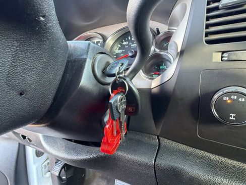 Used 2014 Chevrolet Silverado 2500 LT image 17