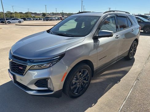 Used 2023 Chevrolet Equinox RS w/ RS Leather Package image 3