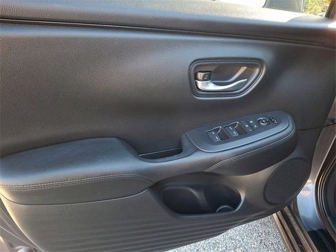 Used 2025 Honda HR-V LX image 12