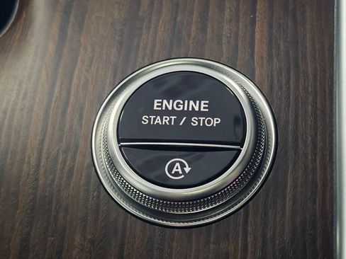 New 2025 Mercedes-Benz C 300 4MATIC Sedan image 25