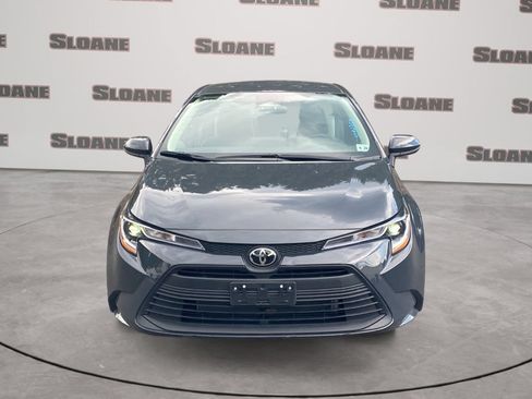 Used 2023 Toyota Corolla LE FWD image 3
