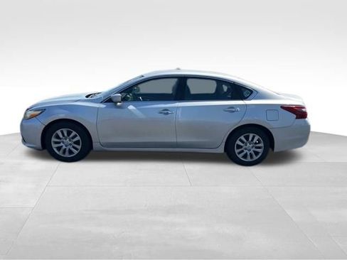 Used 2018 Nissan Altima 2.5 S w/ S Convenience Package image 4