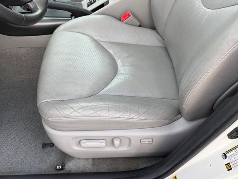 Used 2010 Toyota RAV4 Limited w/ Limited Extra Value Pkg FWD image 17