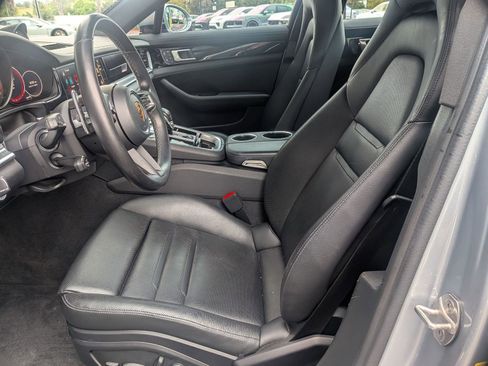 Certified 2023 Porsche Panamera image 10