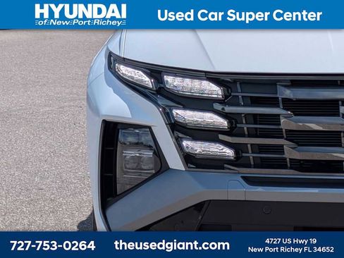 Used 2025 Hyundai Tucson Limited AWD/4WD image 9