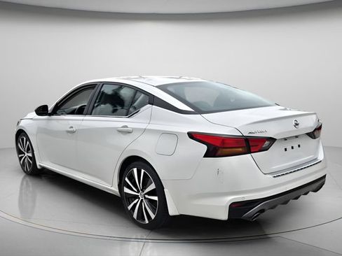 Used 2022 Nissan Altima 2.5 SR FWD image 8