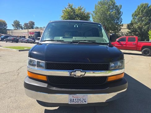 Used 2008 Chevrolet Express 3500 Extended Passenger w/ LT Preferred Equipment Group RWD image 2