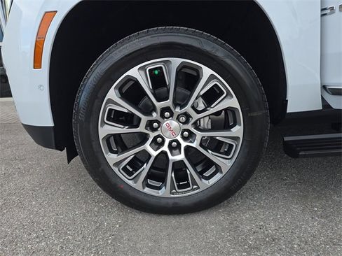 New 2026 GMC Yukon Denali w/ Sun & Power Step Package image 31
